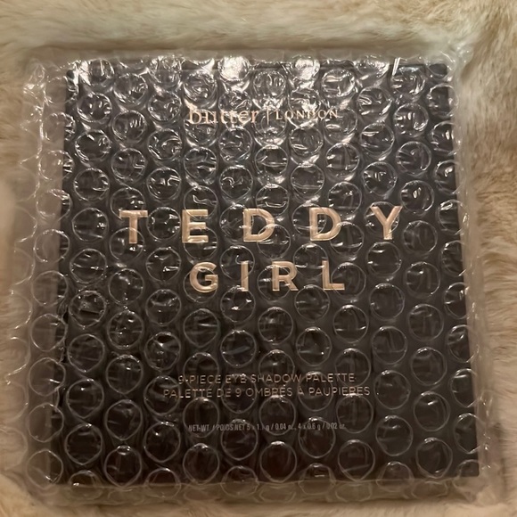 NWOT - Butter London Teddy Girl 9 eye shadow palette - Picture 4 of 4